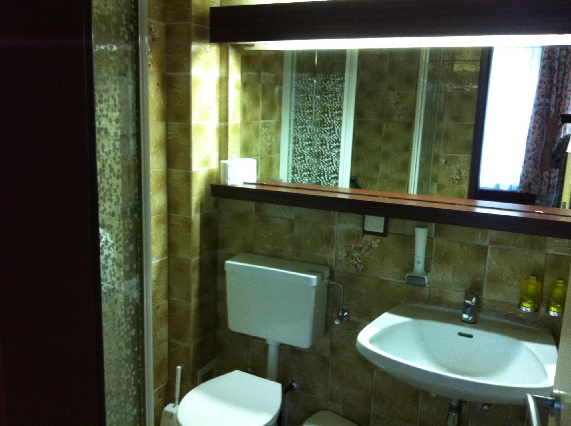 Pottsching Gasthof Zur Grenze חדר תמונה