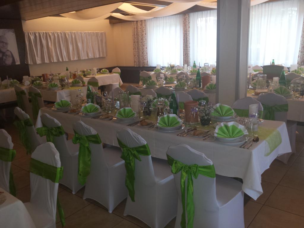 Pottsching Gasthof Zur Grenze מראה חיצוני תמונה